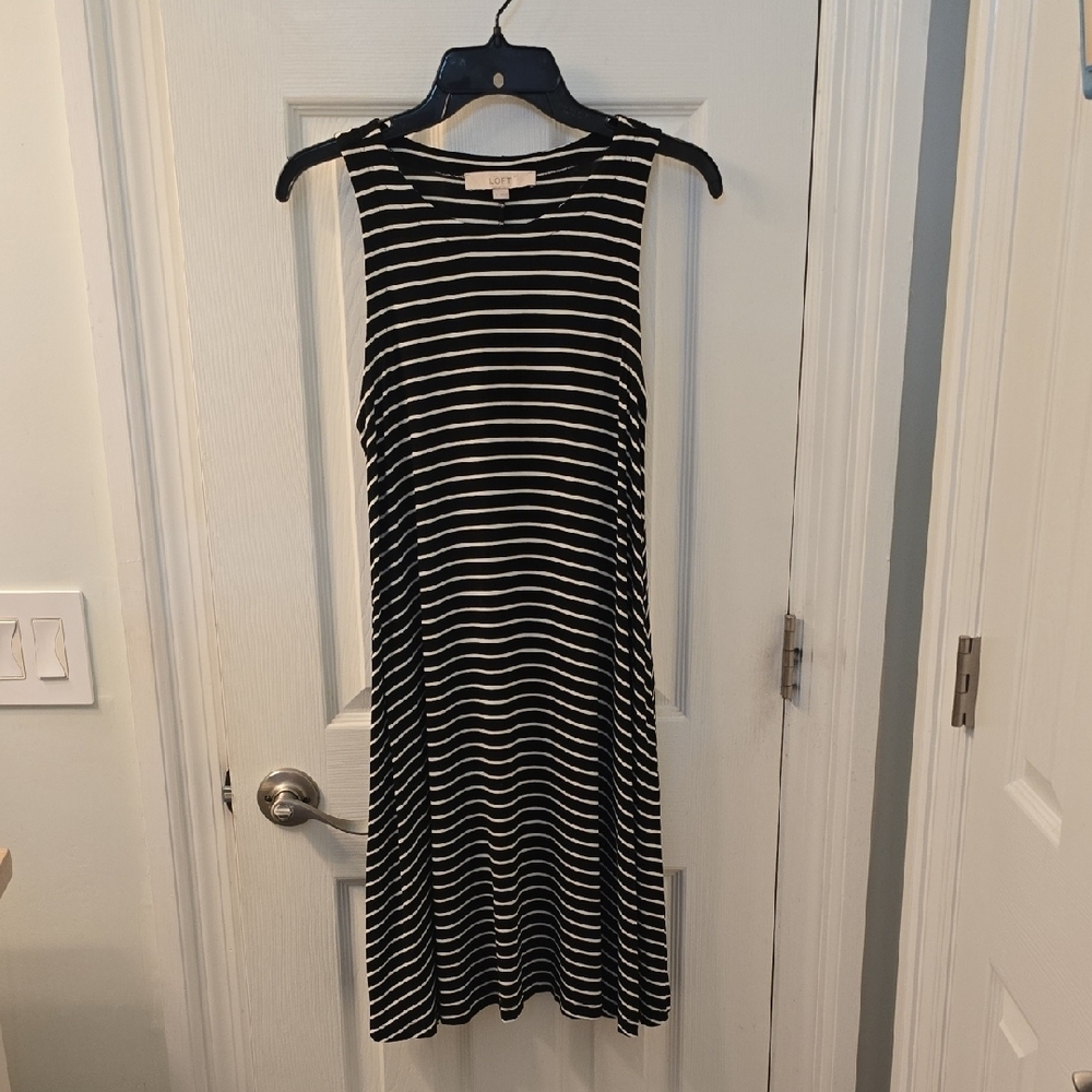 Cute LOFT Black and White Striped Midi Dress With Pockets Size S (0816)
